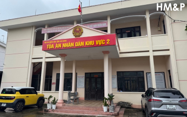 Quy định cấm mang thiết bị điện tử vào phiên tòa của Tòa án tối cao có vượt quá giới hạn của luật và Hiến pháp?
